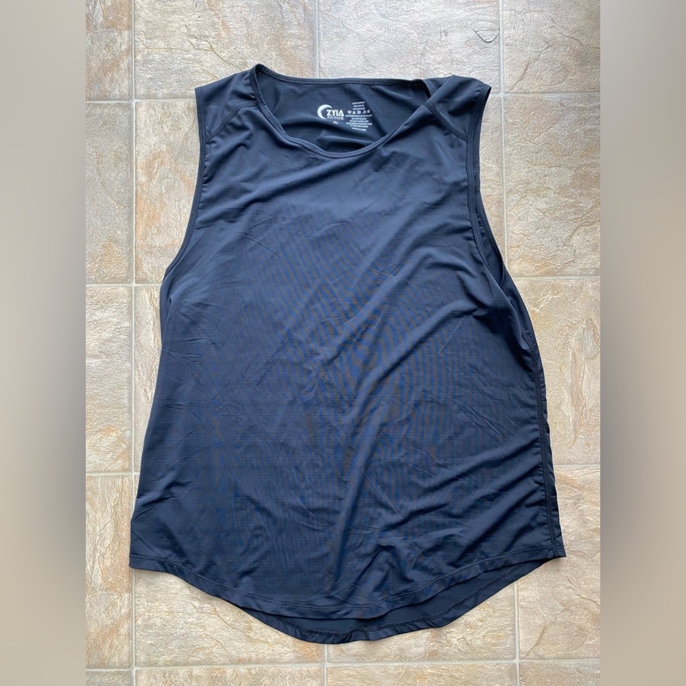 Zyia Vented Tank Top. Size XL. Black